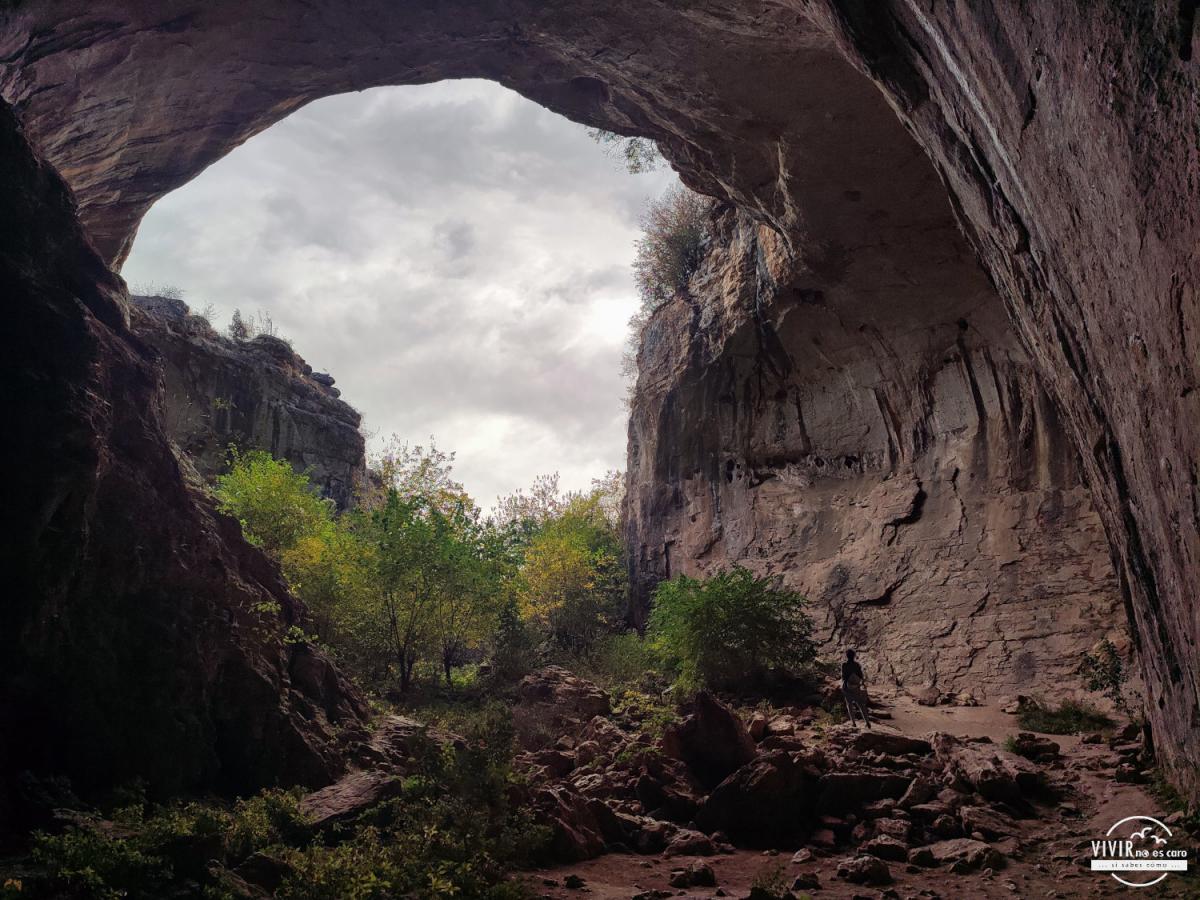 Acceso Prohodna Cave - Cueva de los Ojos de Dios (Bulgaria) 