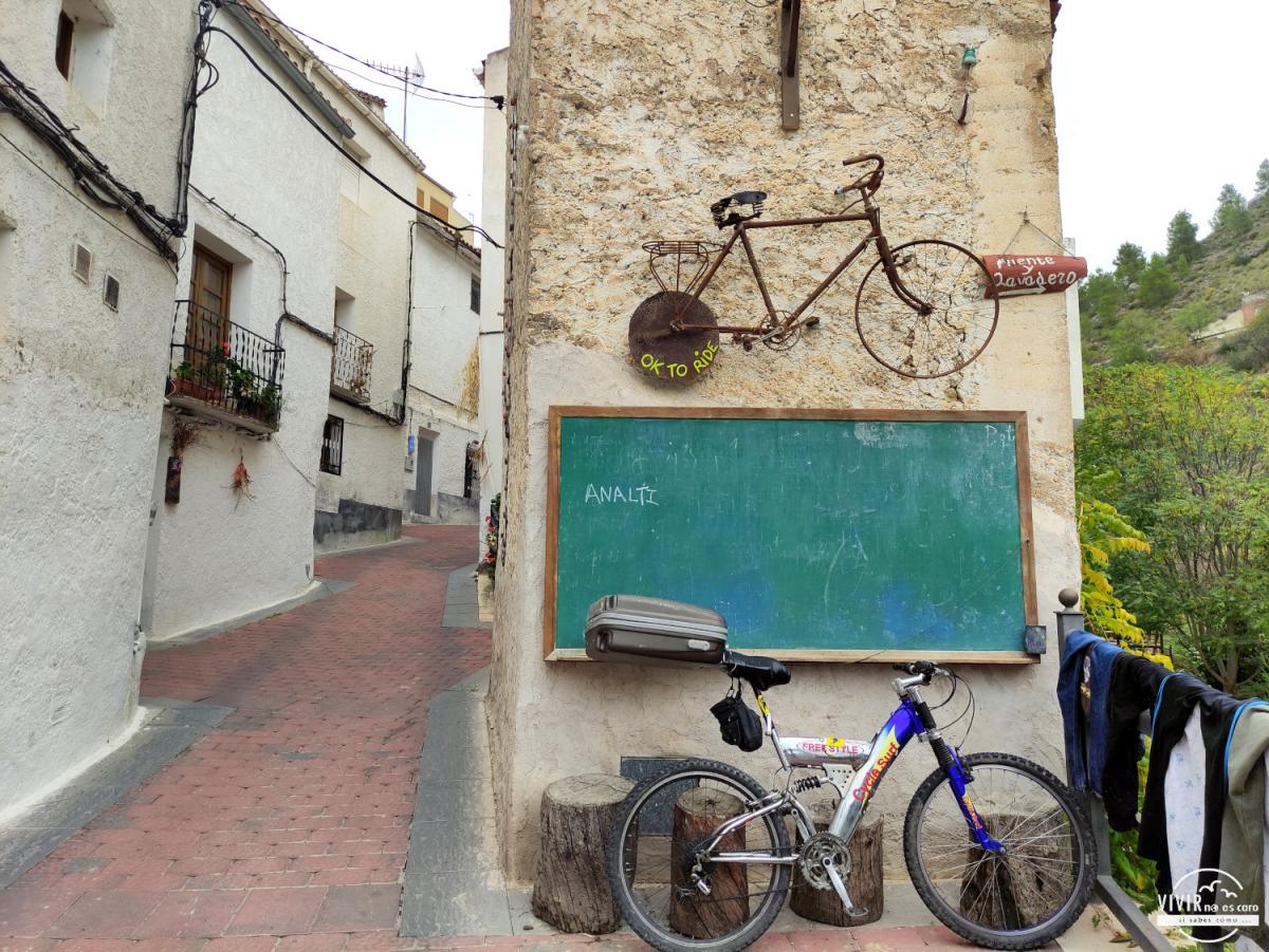 Calle con encanto en Molinicos (Albacete)