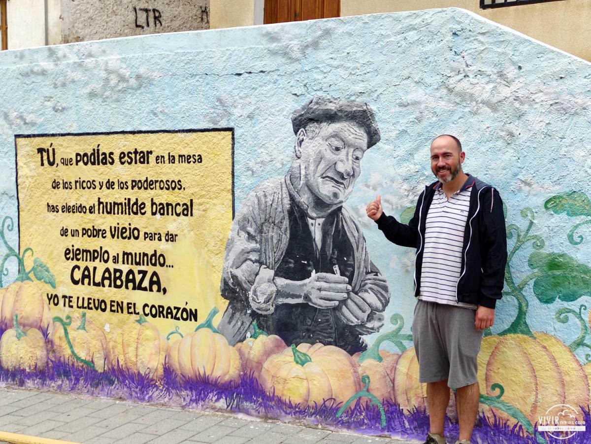 Mural grafiti de la Calabaza de "Amanece que no es poco" en Molinicos