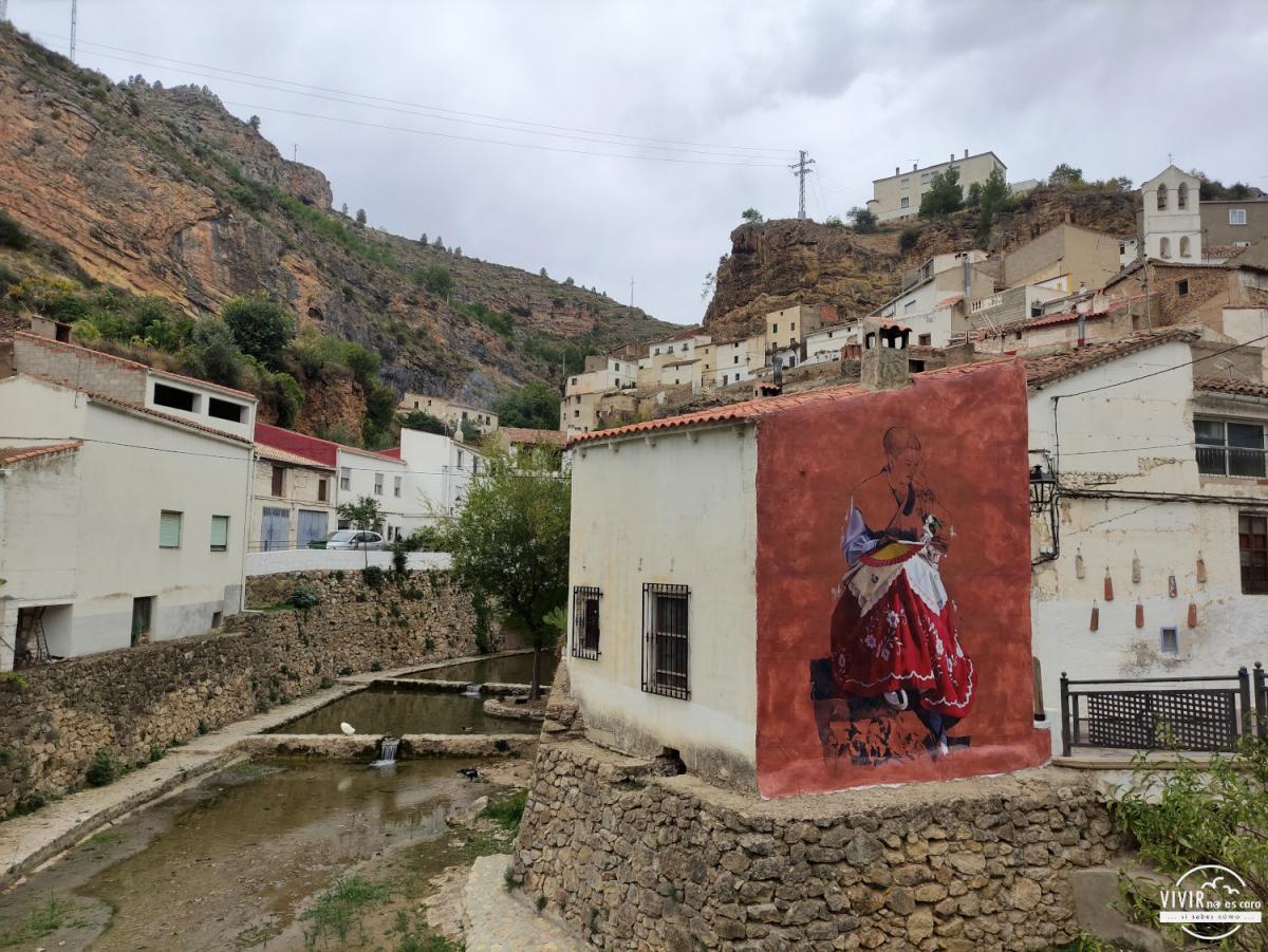 Grafiti mural en Molinicos. Street art en Albacete